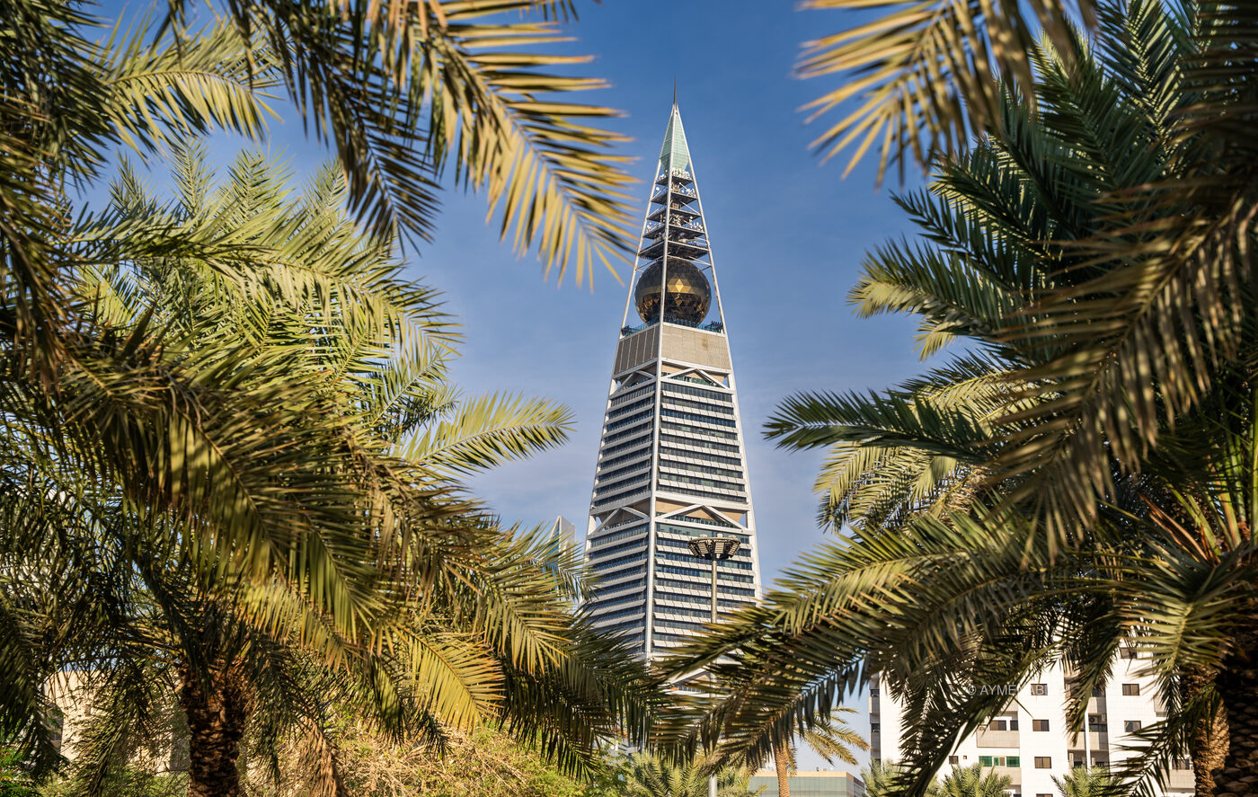 Al Faisaliah Tower, Riyadh framed by palms